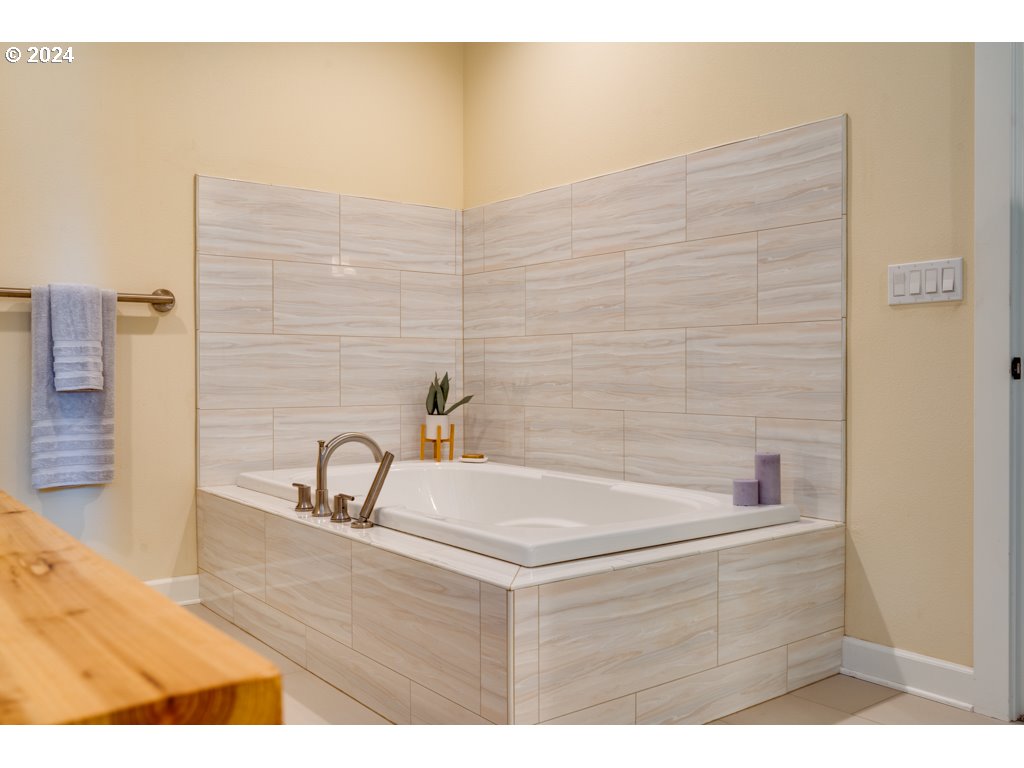 36 LONESOME PINES DR