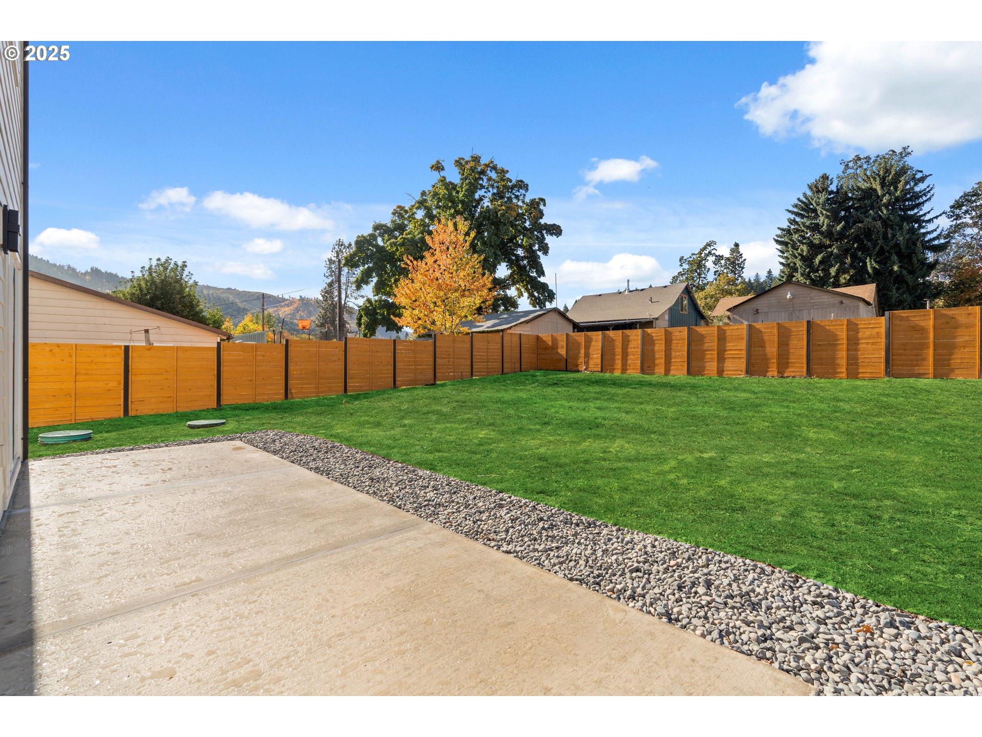 219 N MAIN AVE, White Salmon