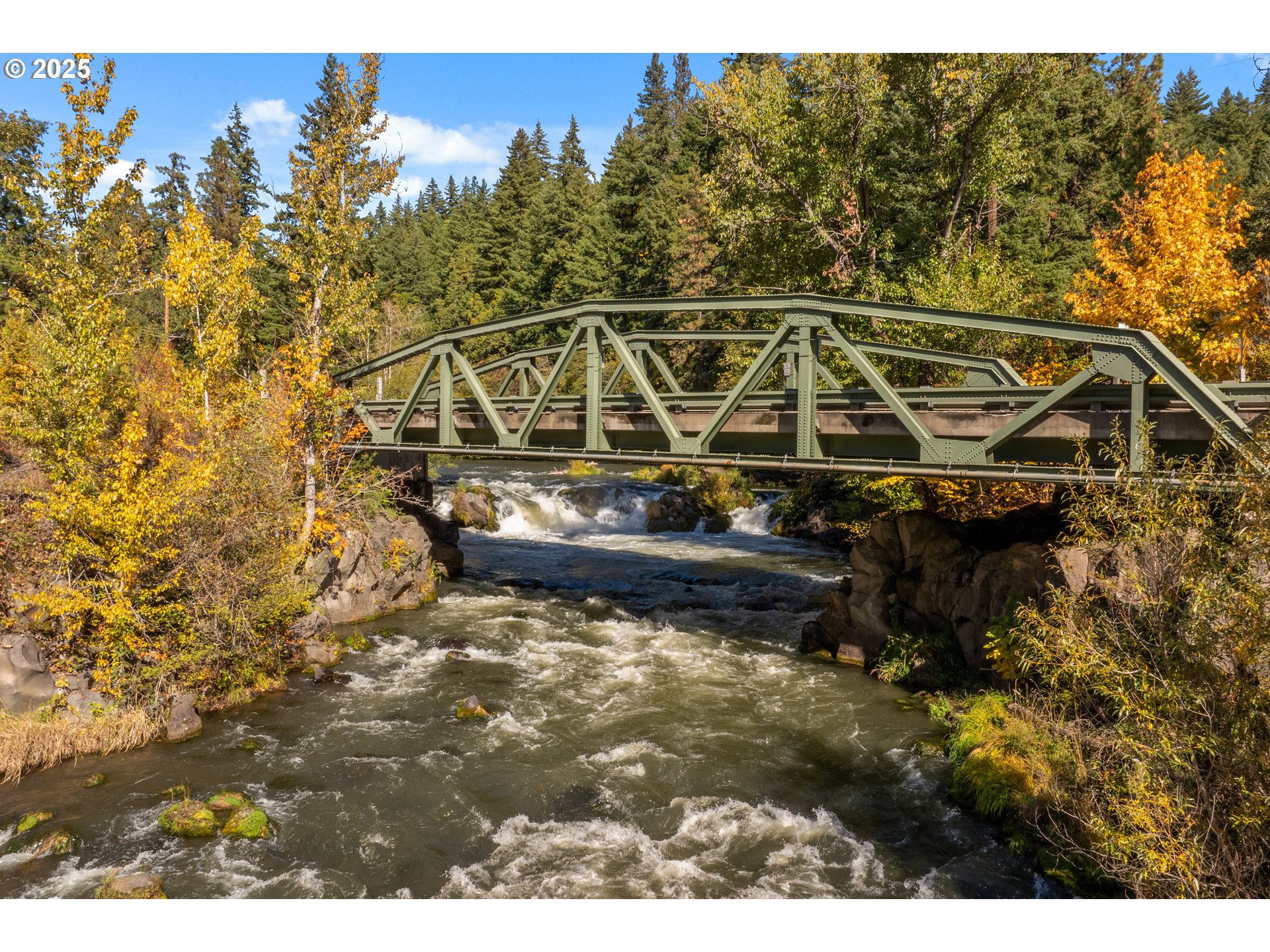 219 N MAIN AVE, White Salmon