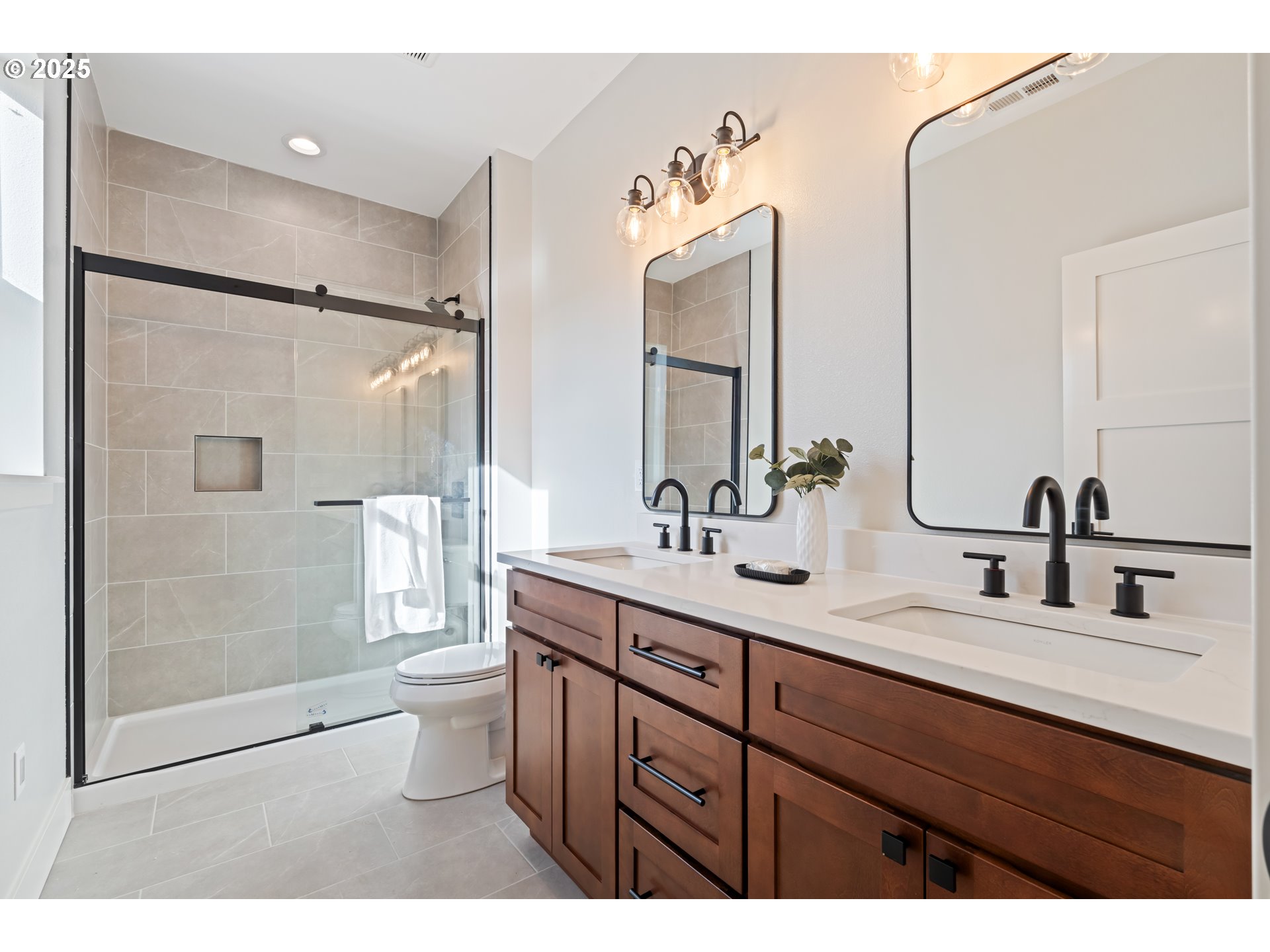 219 N MAIN AVE, White Salmon