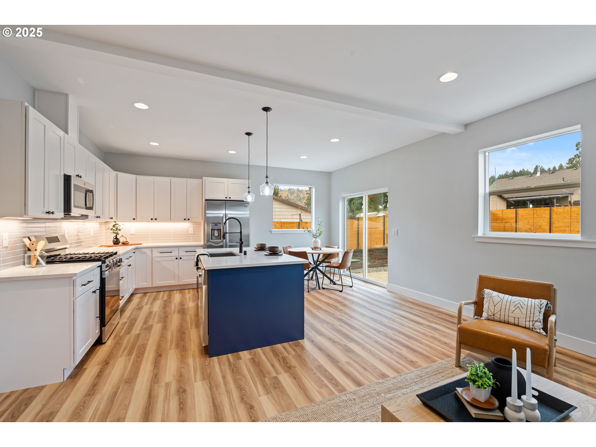 219 N MAIN AVE, White Salmon