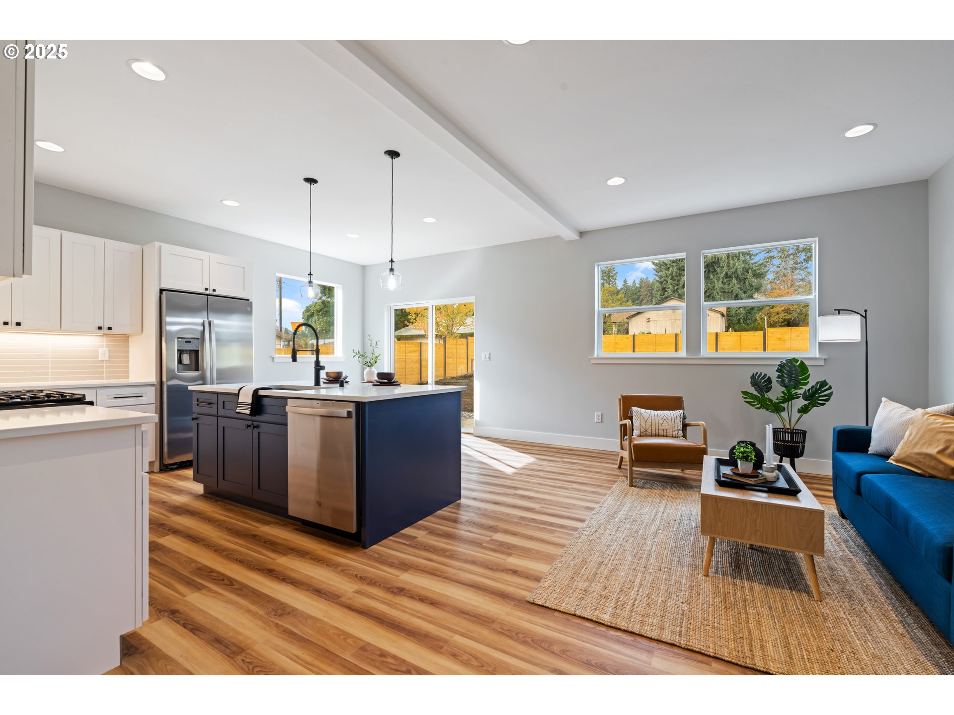 219 N MAIN AVE, White Salmon