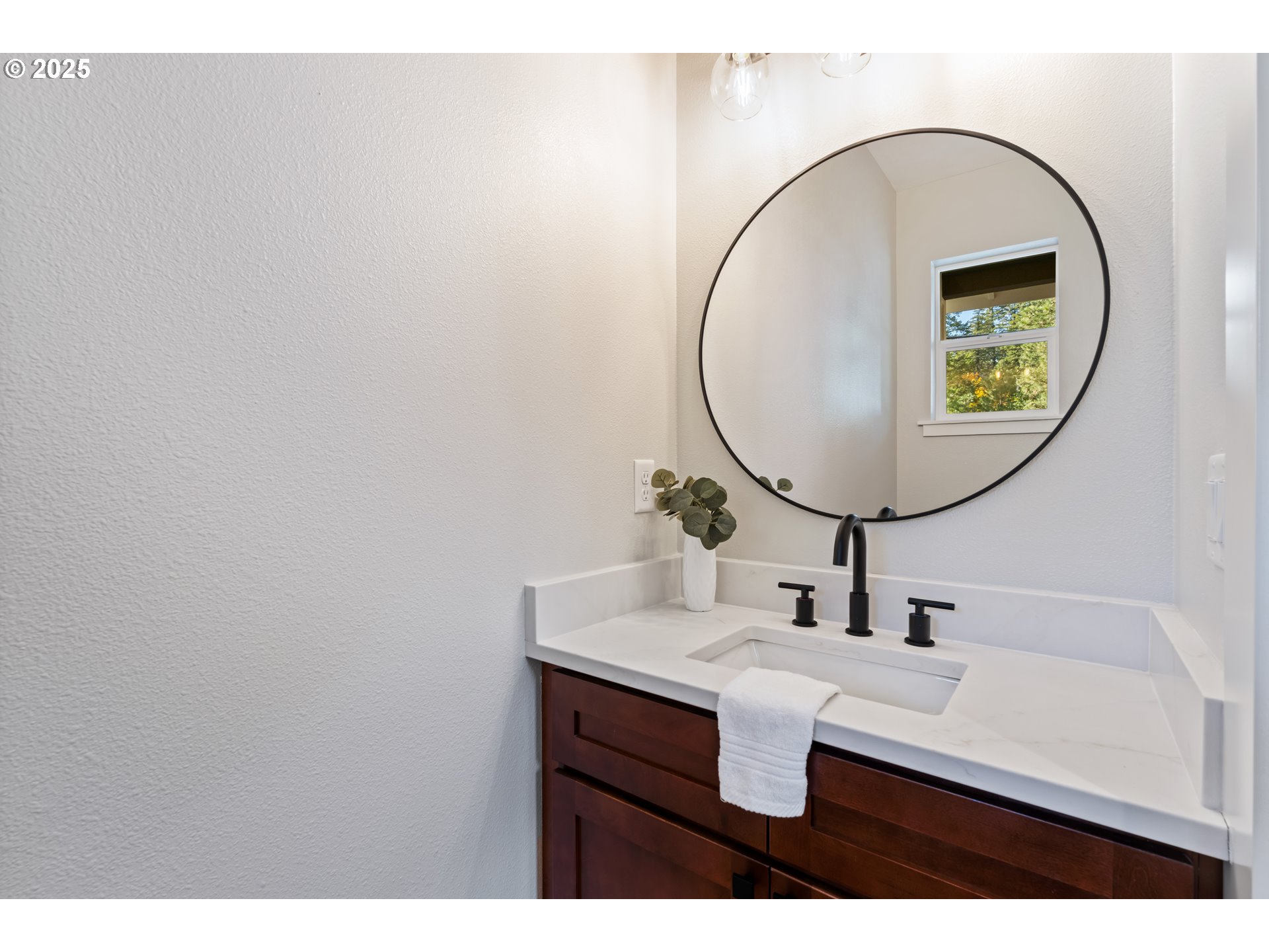 219 N MAIN AVE, White Salmon