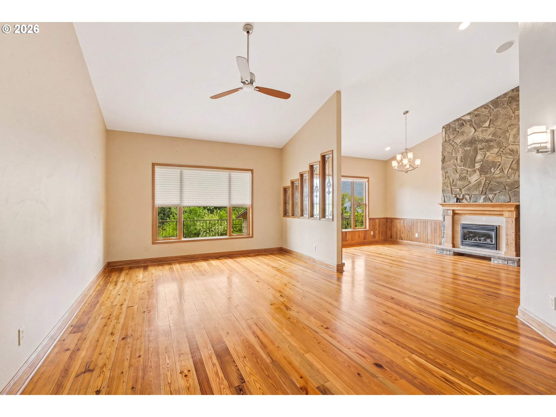 262 BEACON HIGHLAND RD