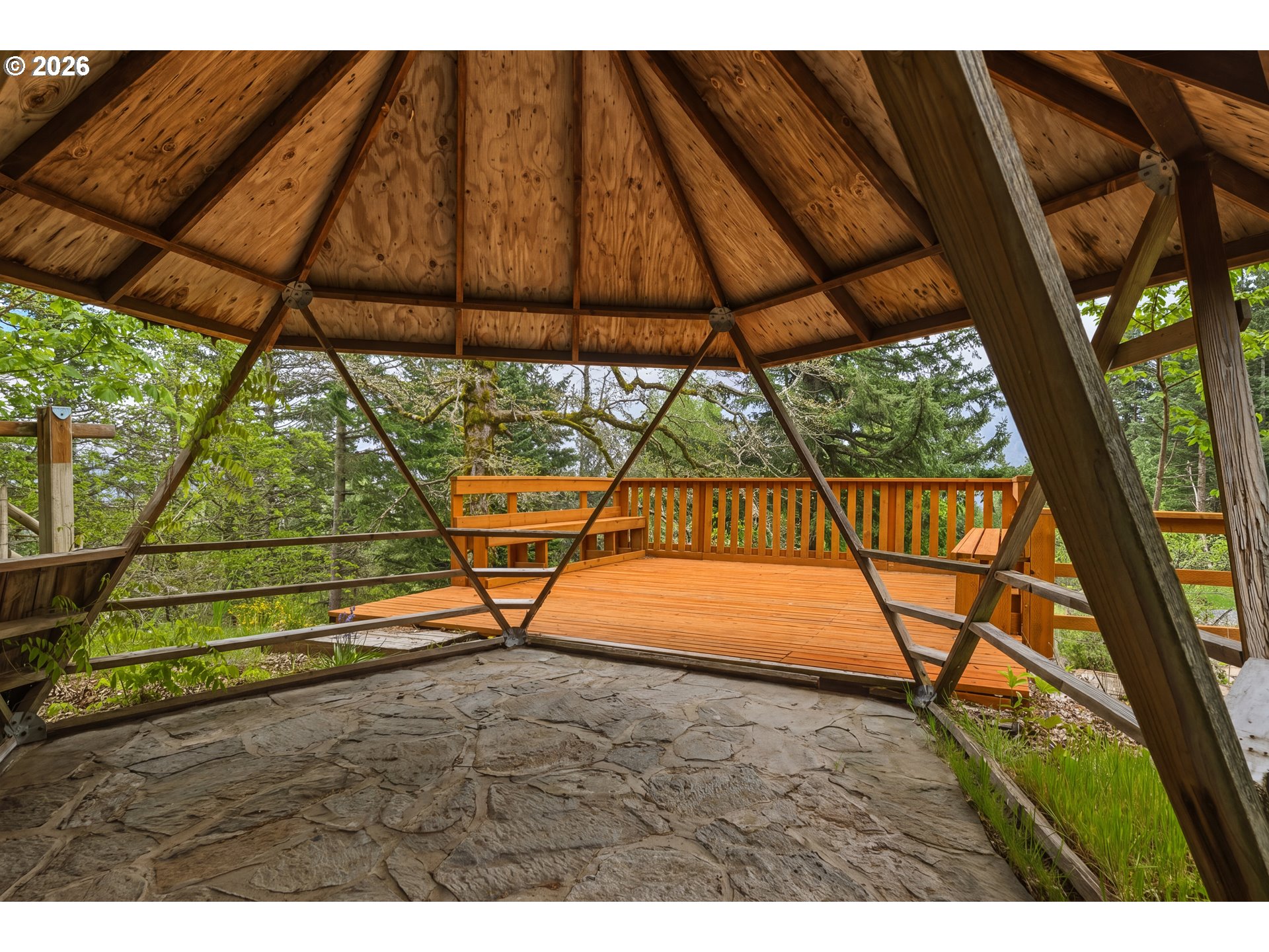 262 BEACON HIGHLAND RD