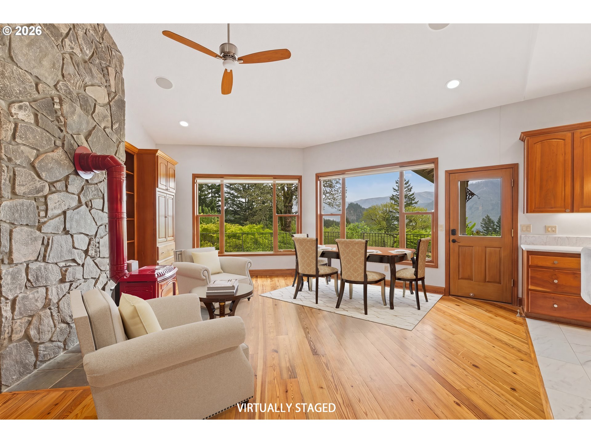262 BEACON HIGHLAND RD