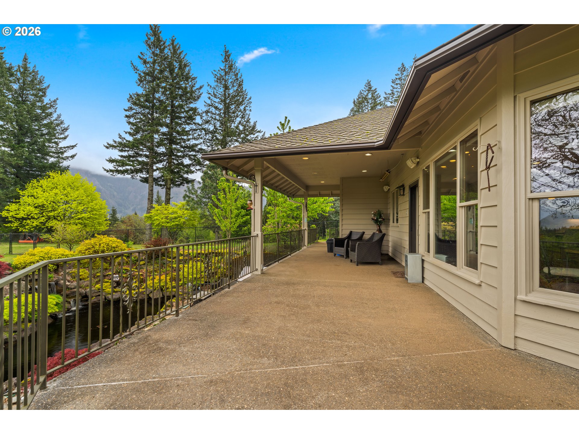 262 BEACON HIGHLAND RD