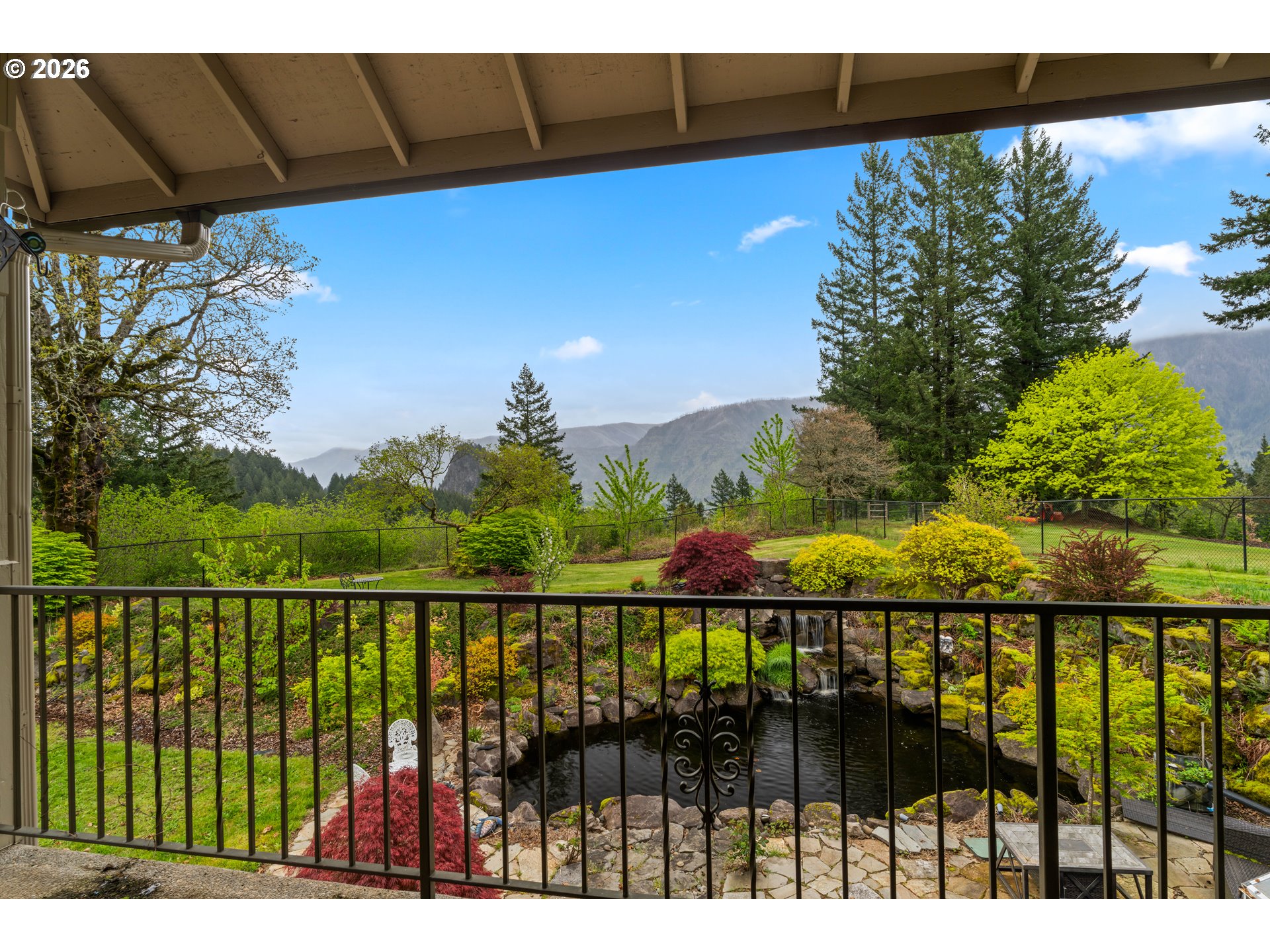 262 BEACON HIGHLAND RD