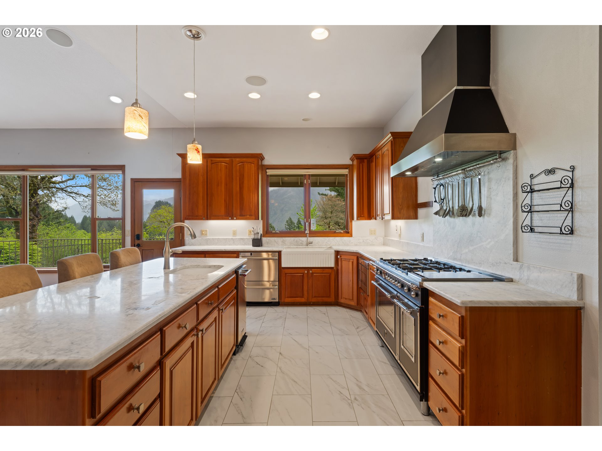 262 BEACON HIGHLAND RD