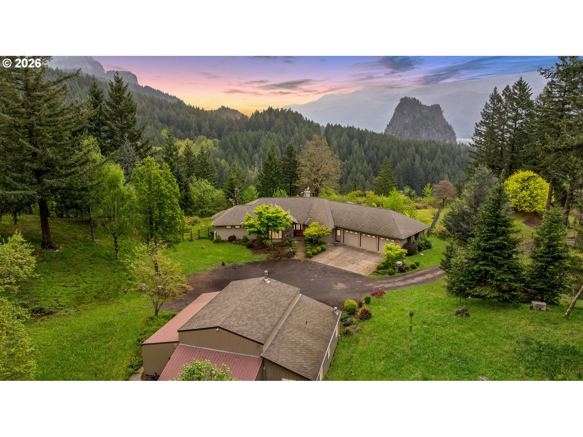 262 BEACON HIGHLAND RD