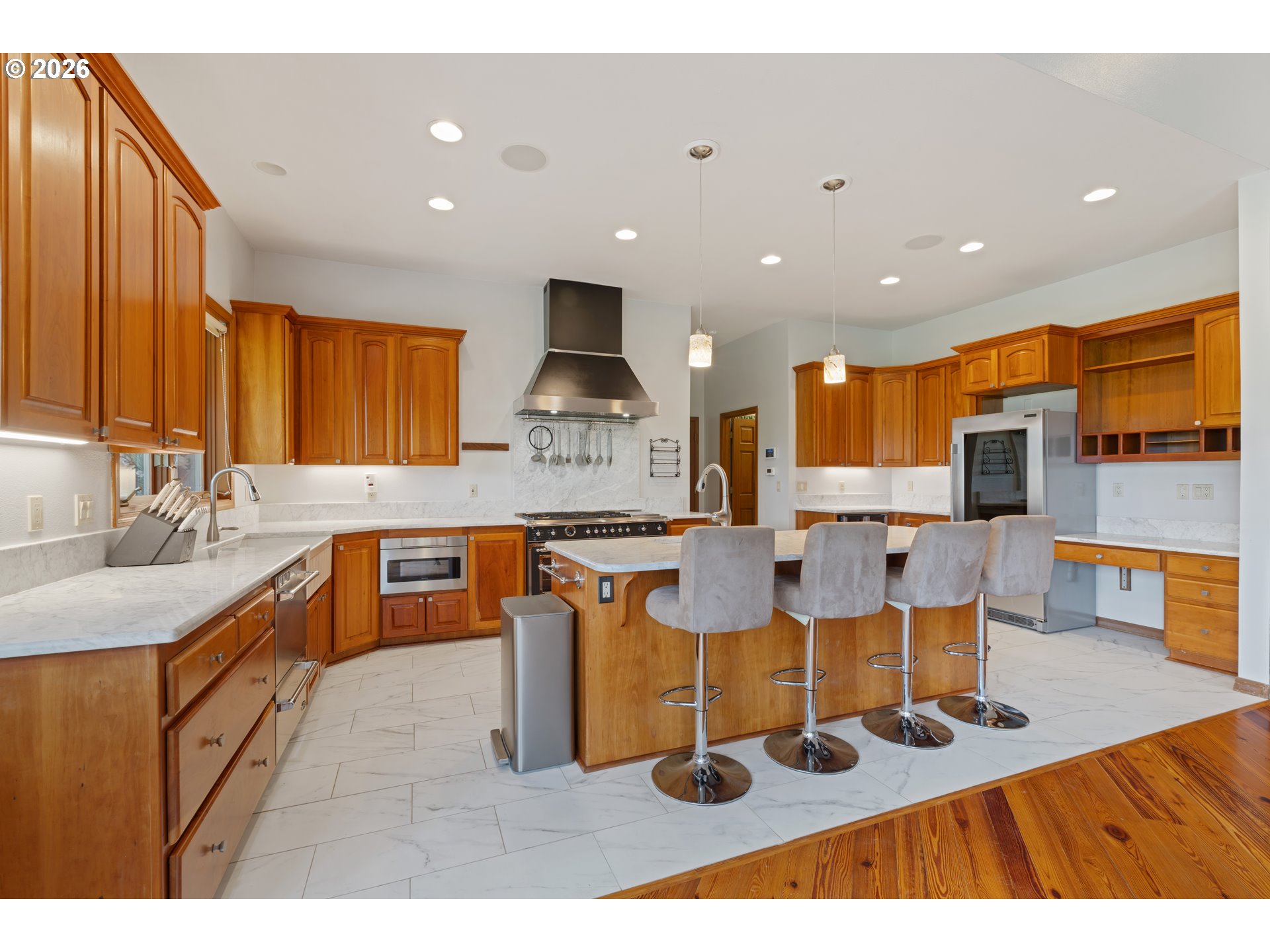 262 BEACON HIGHLAND RD