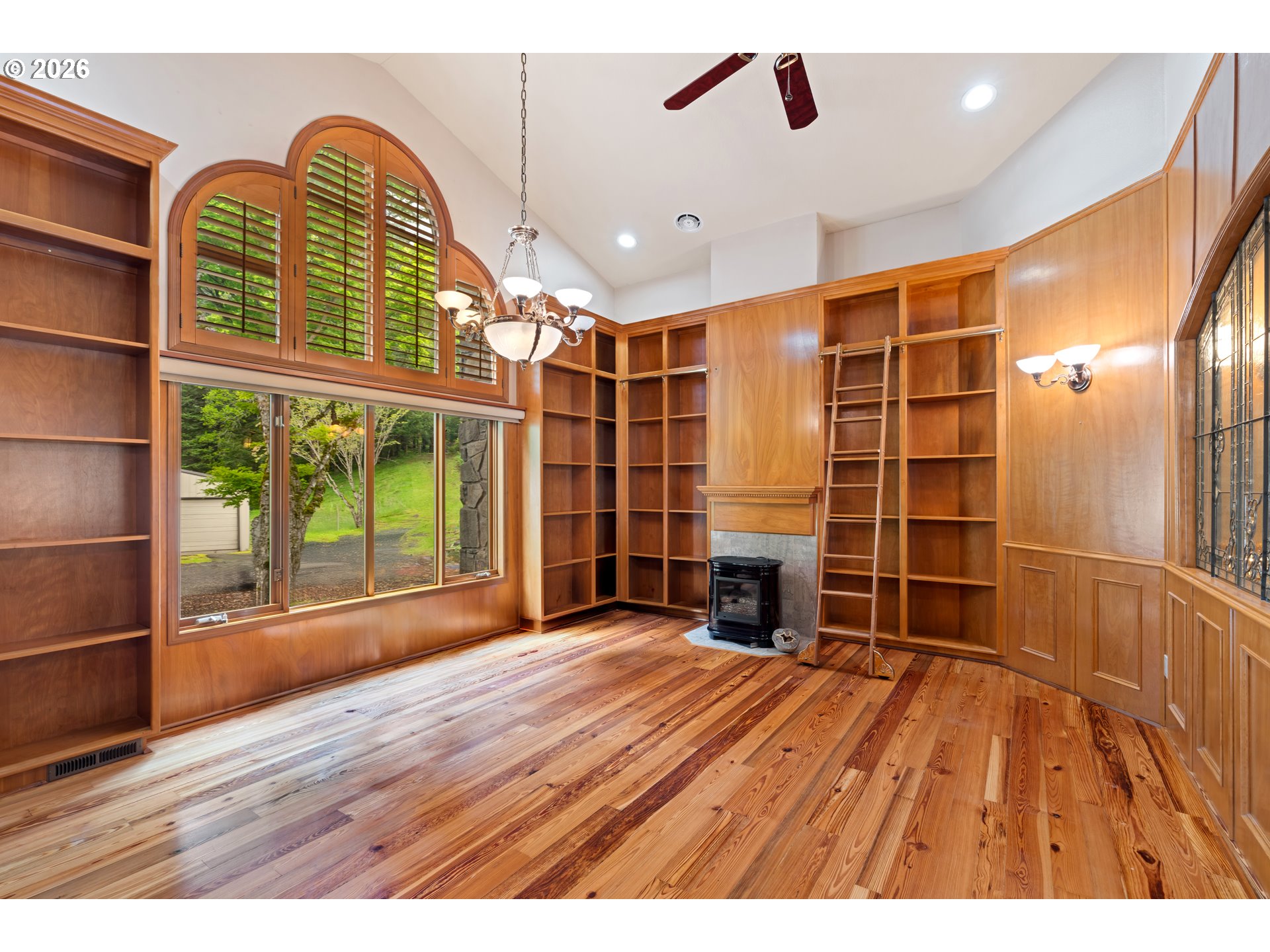262 BEACON HIGHLAND RD
