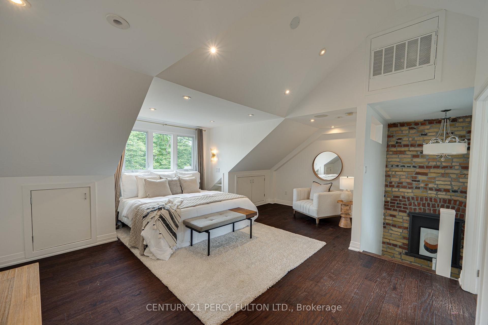 22 Columbine Avenue
