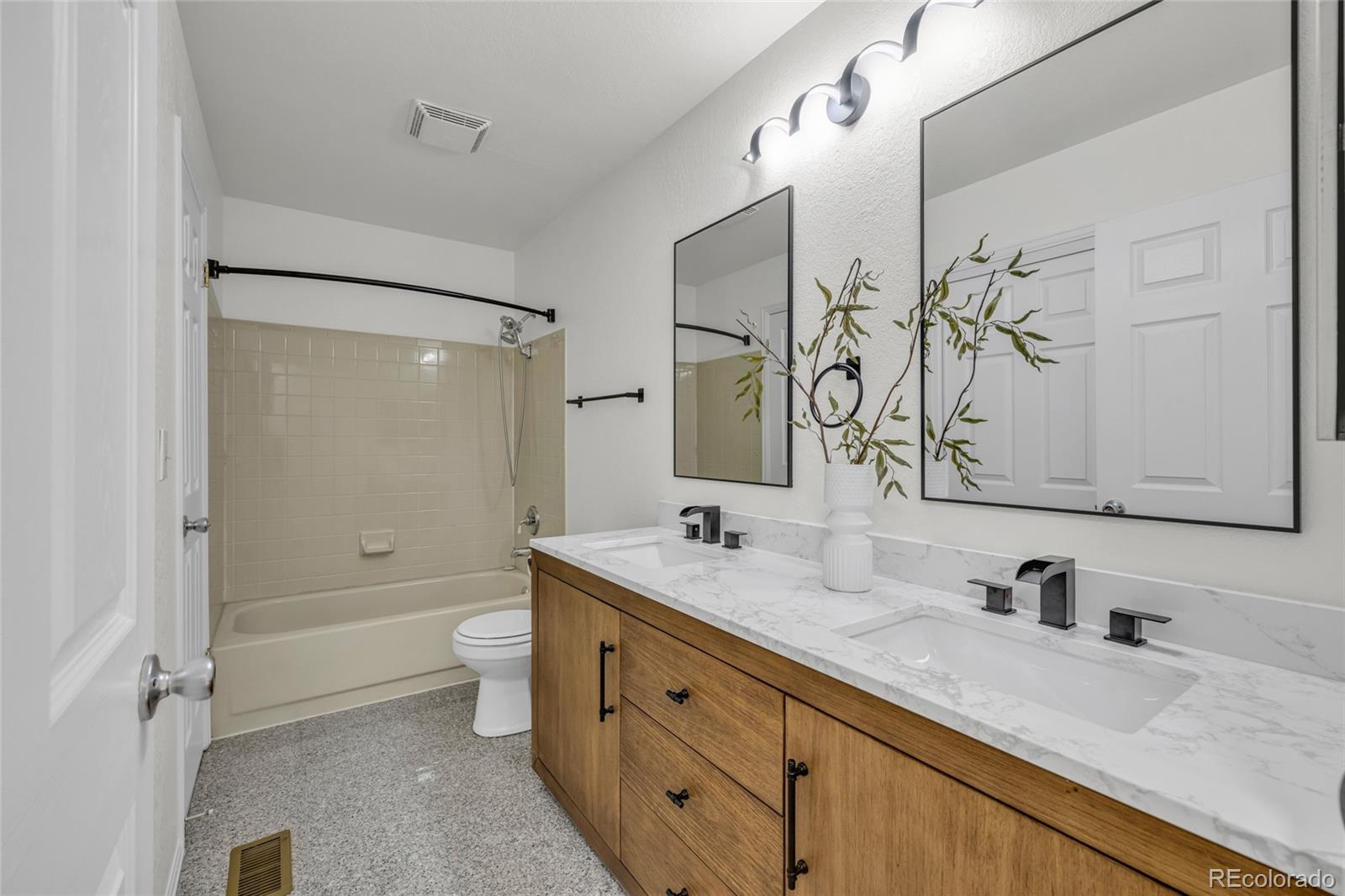 254 Greenway Circle W