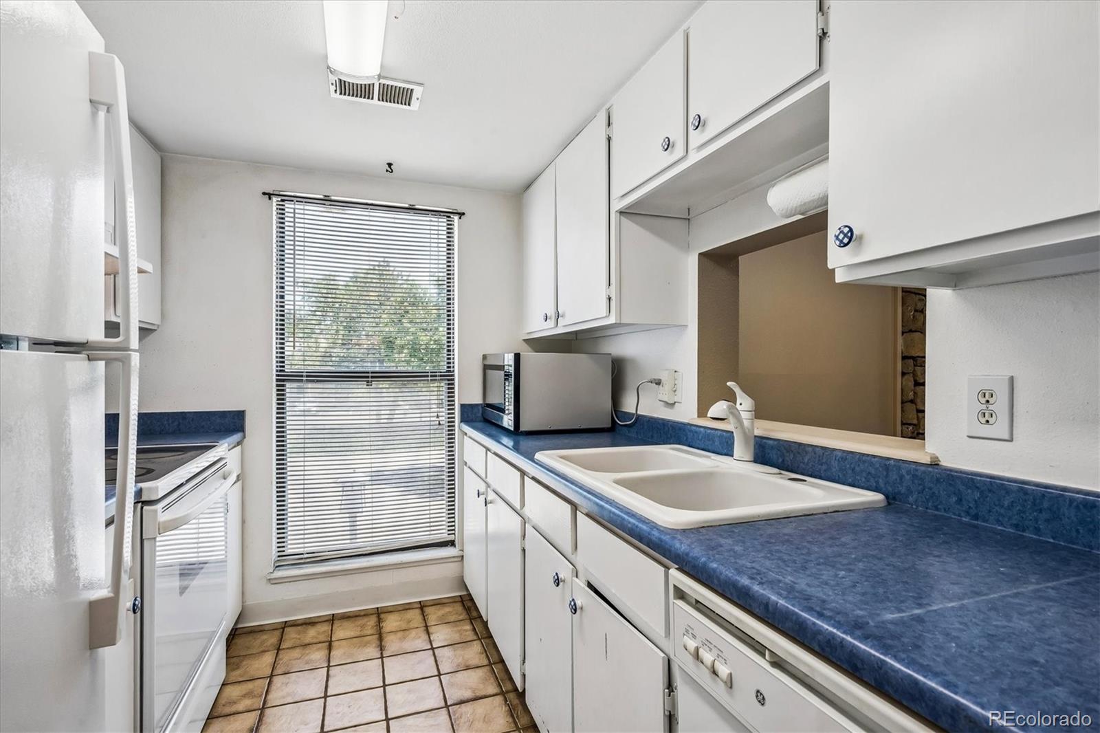9887 E Peakview Avenue Unit: F07
