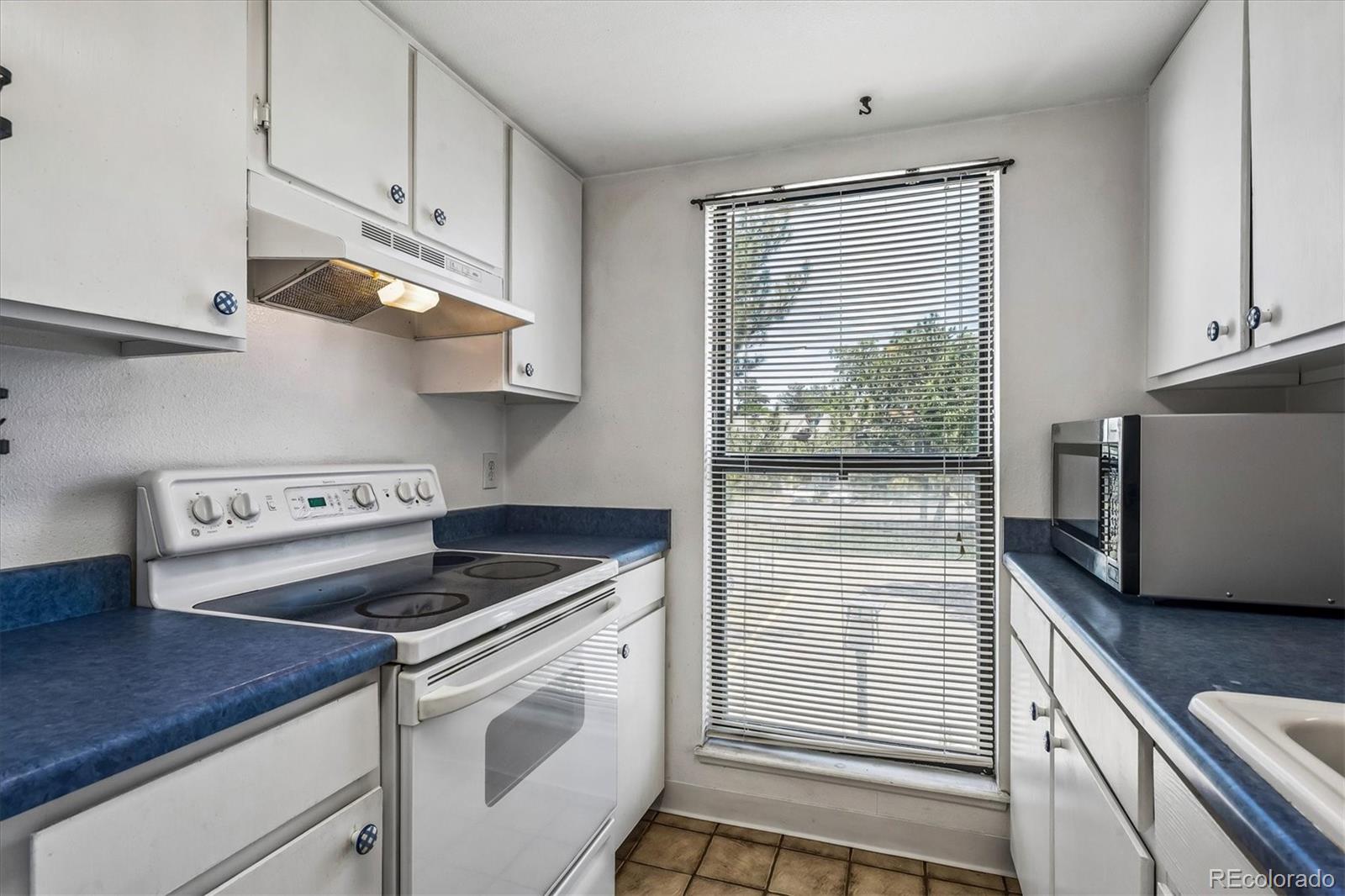9887 E Peakview Avenue Unit: F07