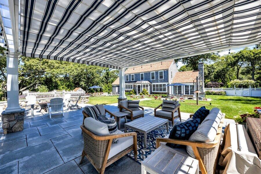 Stunning Morris Island Home