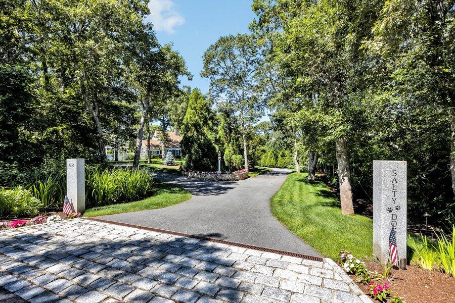 Stunning Morris Island Home