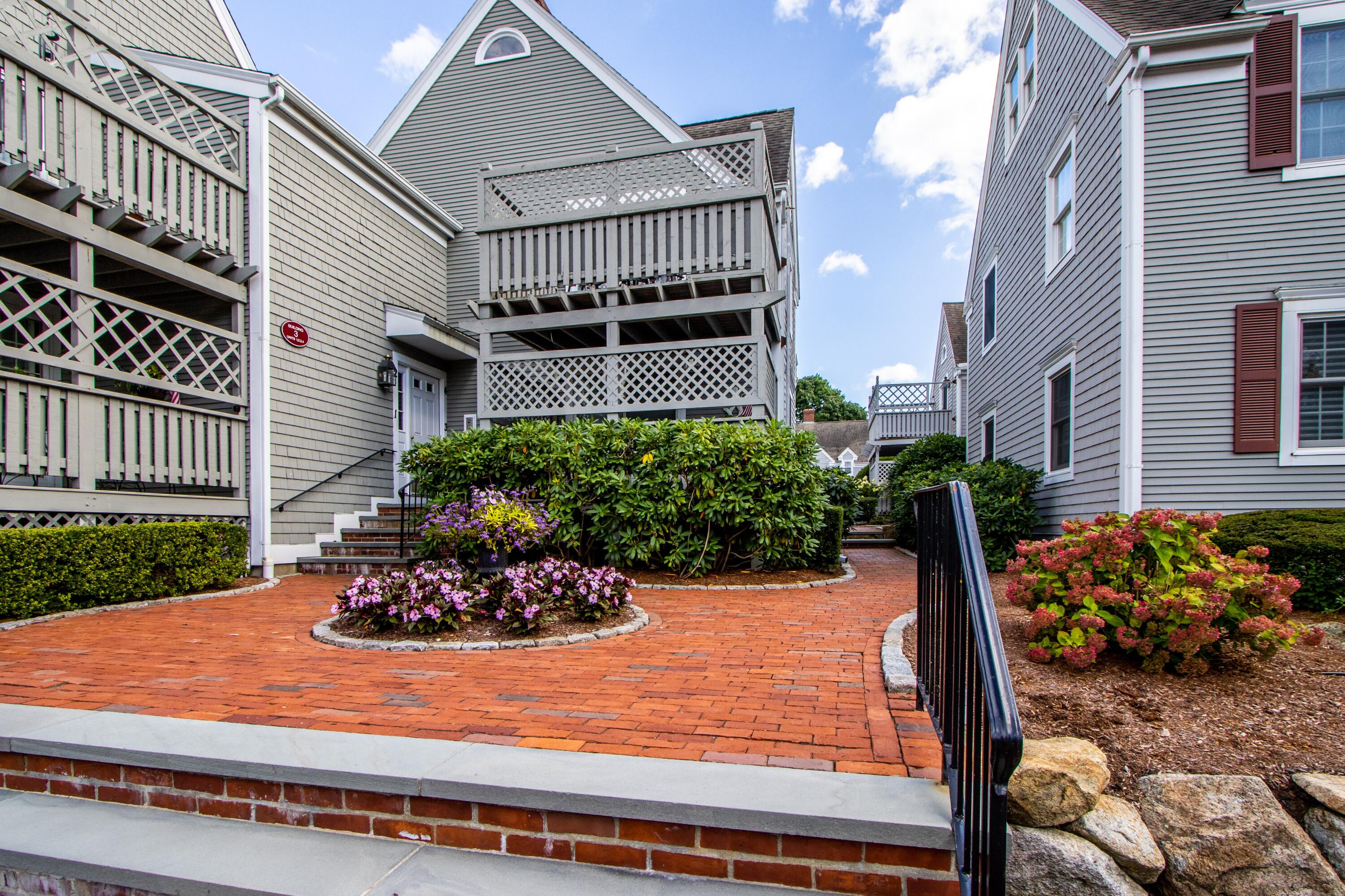 920 Main Street # 4