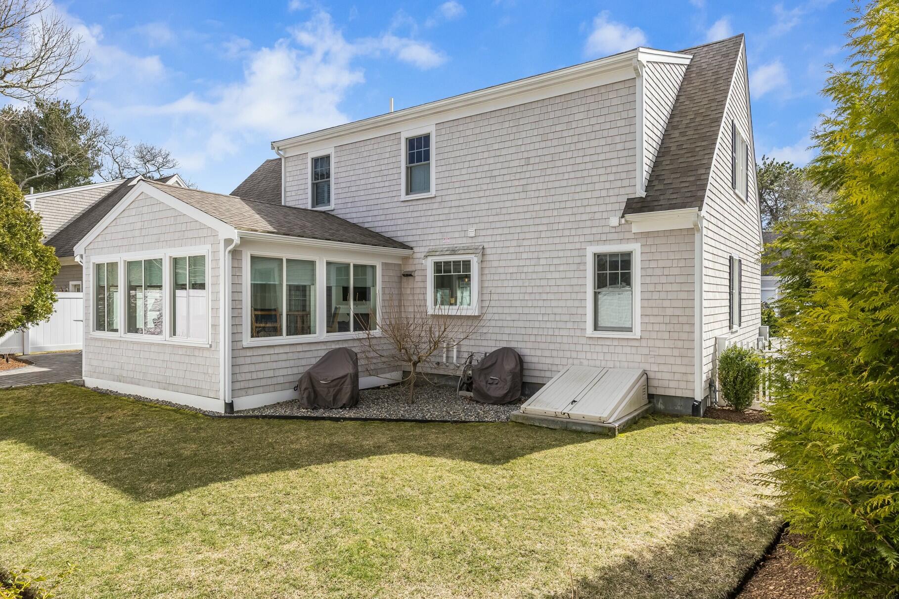 Beautiful Cape in Osterville Landing
