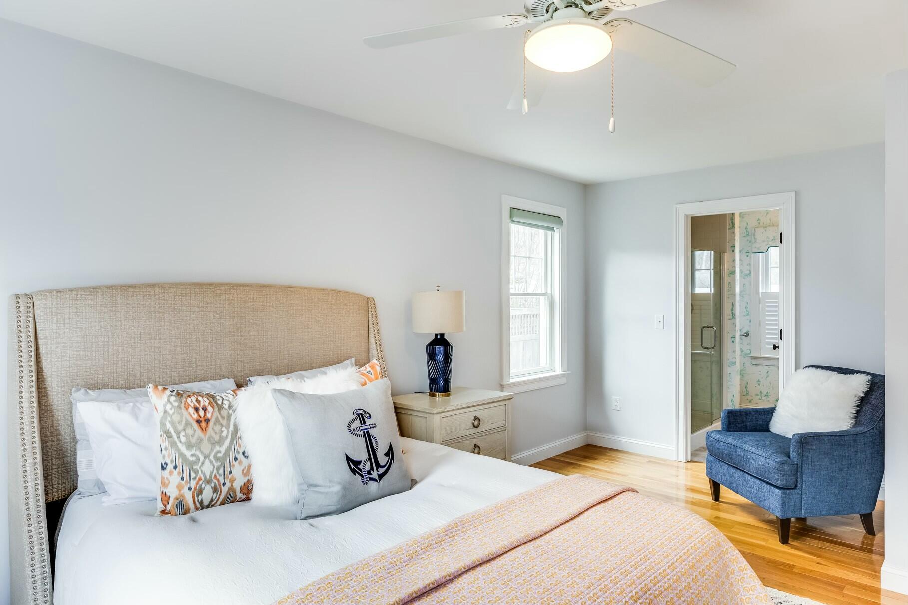 Beautiful Cape in Osterville Landing