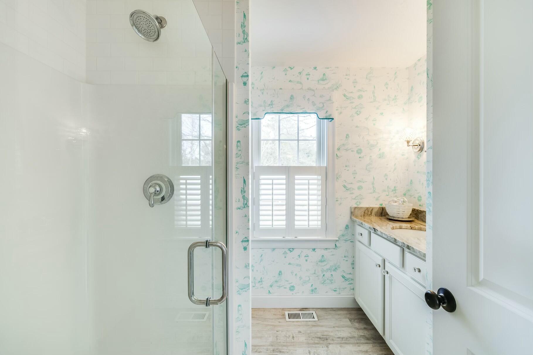 Beautiful Cape in Osterville Landing