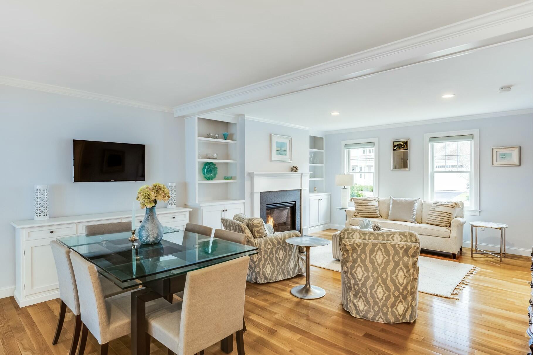 Beautiful Cape in Osterville Landing