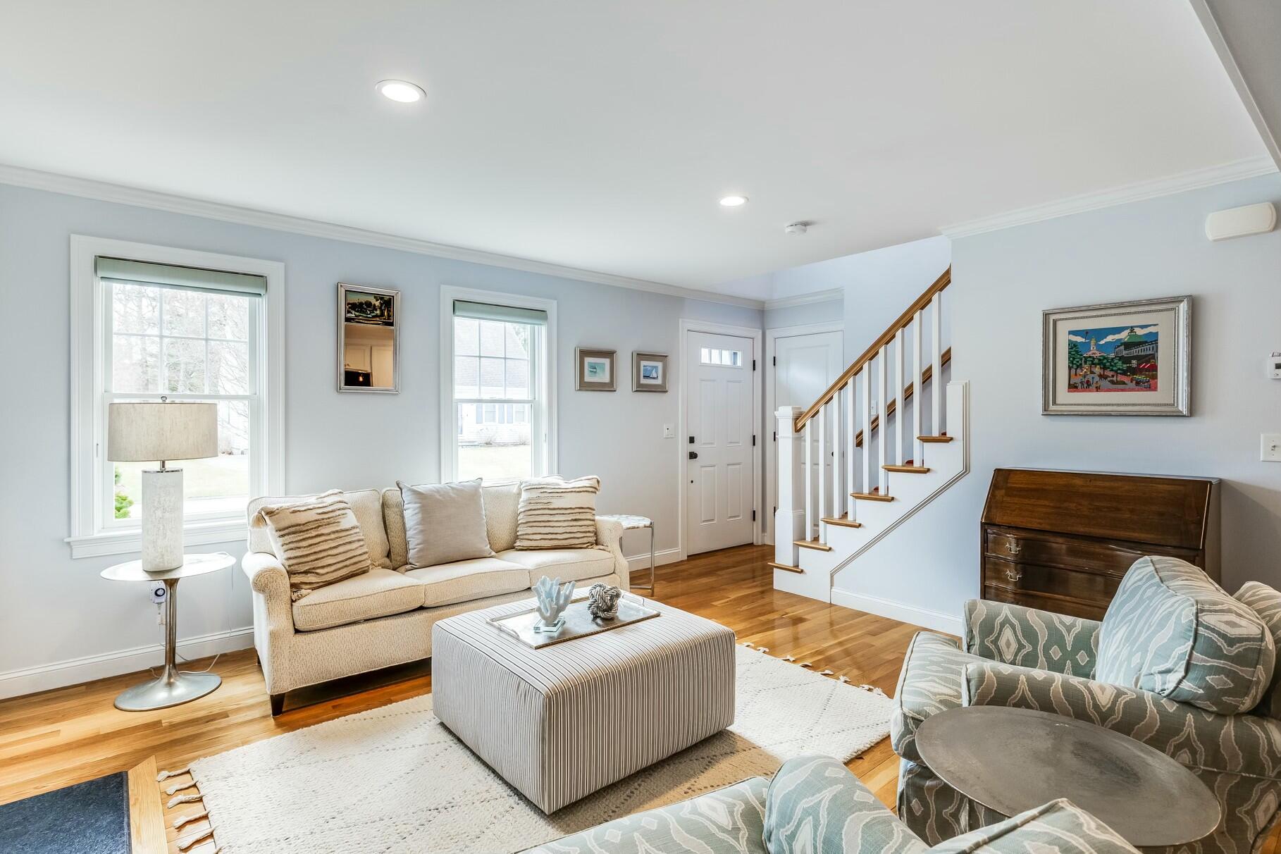 Beautiful Cape in Osterville Landing