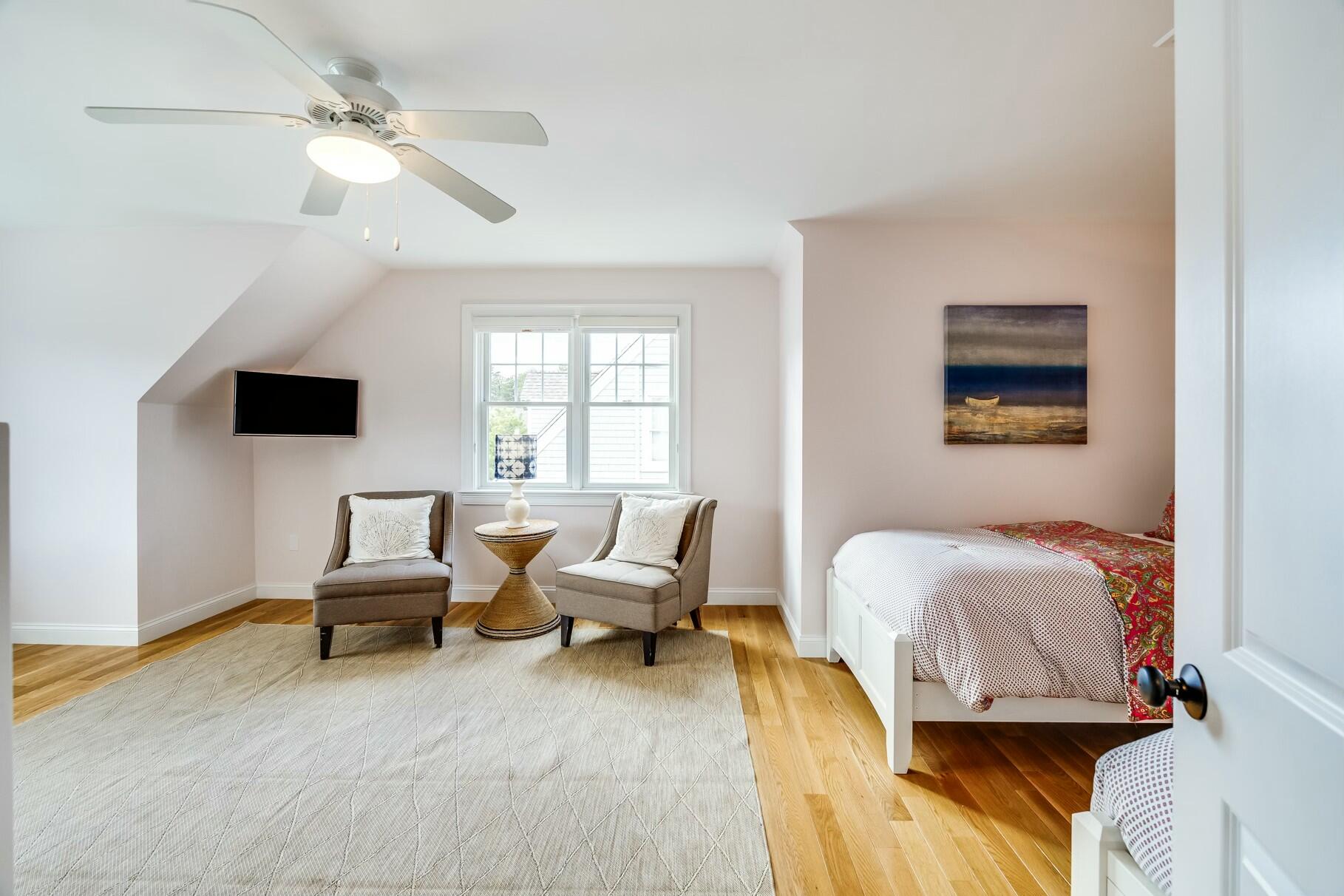 Beautiful Cape in Osterville Landing