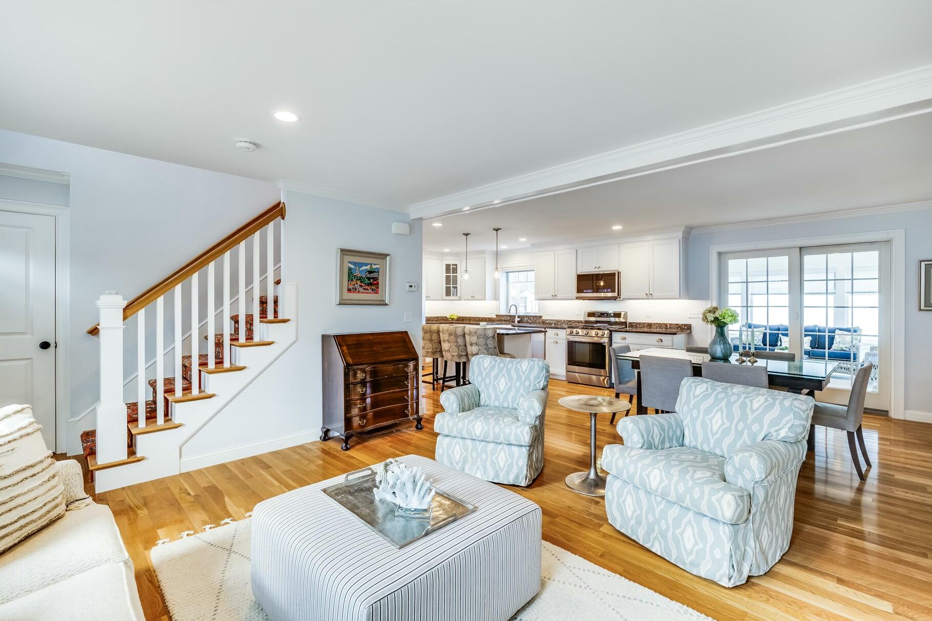 Beautiful Cape in Osterville Landing