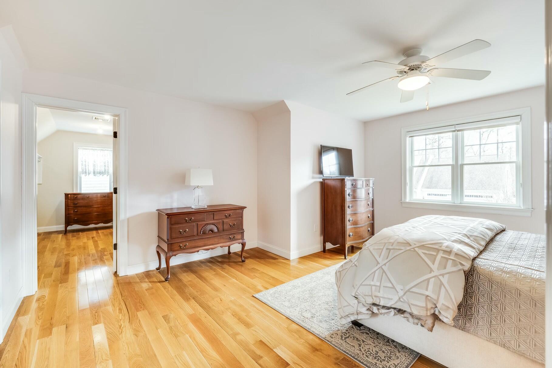 Beautiful Cape in Osterville Landing