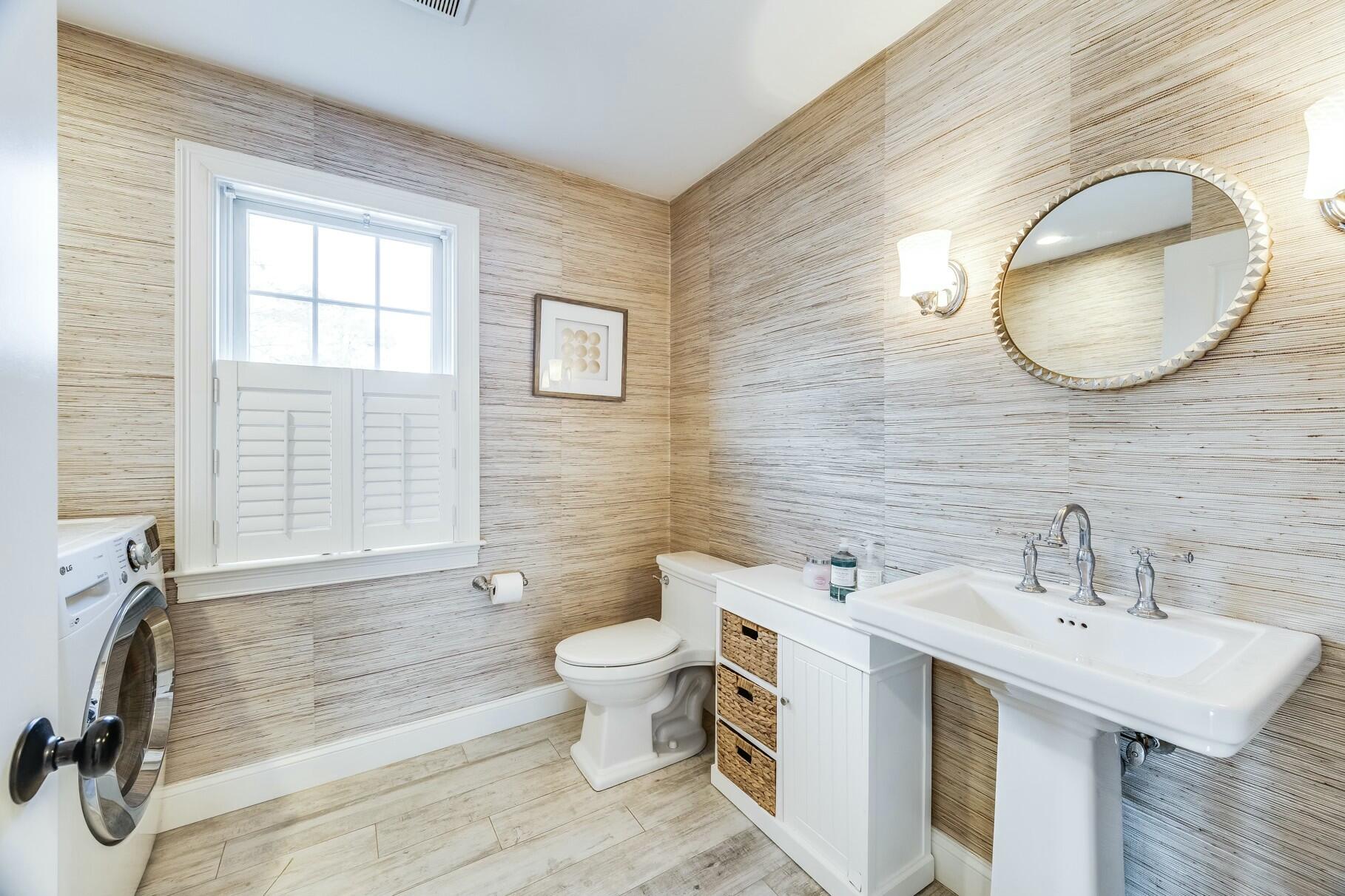 Beautiful Cape in Osterville Landing