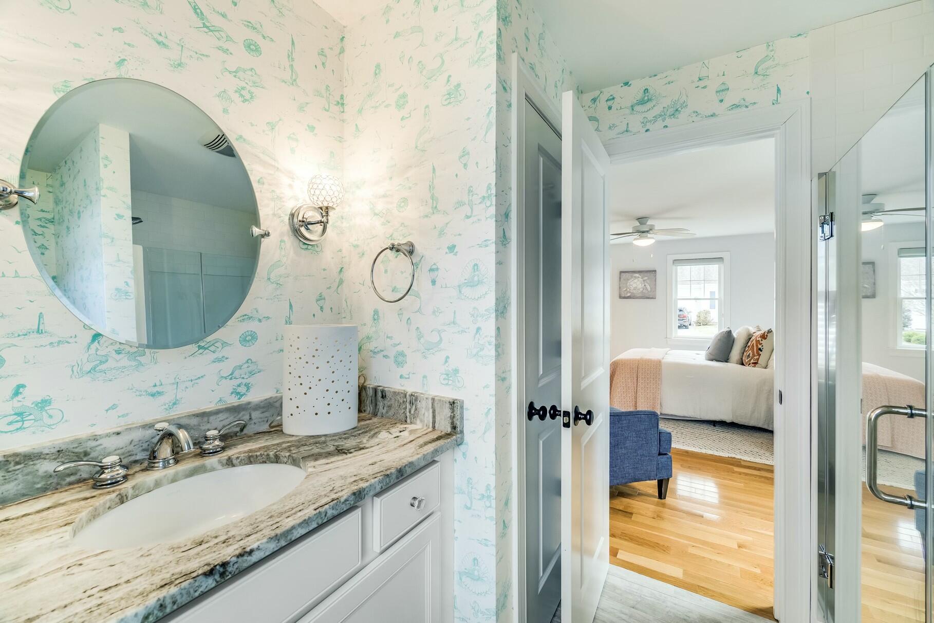 Beautiful Cape in Osterville Landing