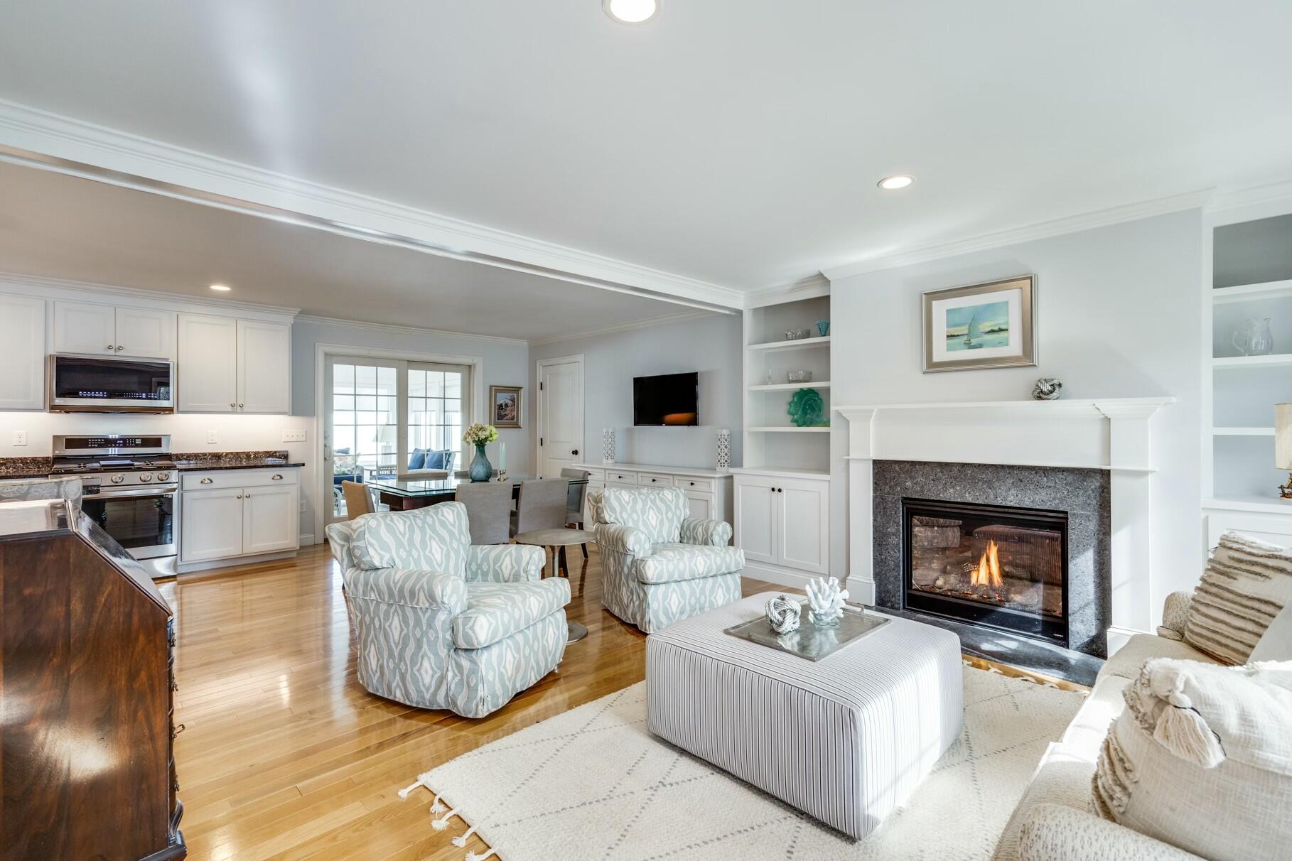 Beautiful Cape in Osterville Landing