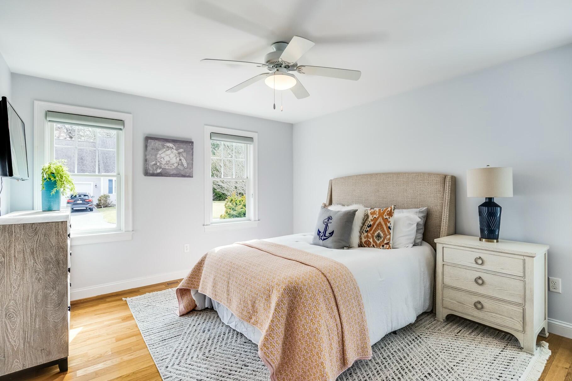 Beautiful Cape in Osterville Landing