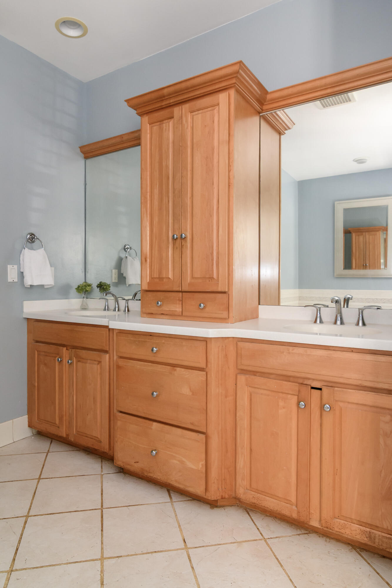 Custom Colonial in Great Hills