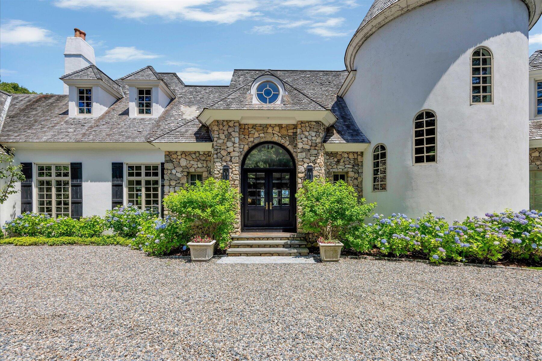 Elegance on Oyster Harbors