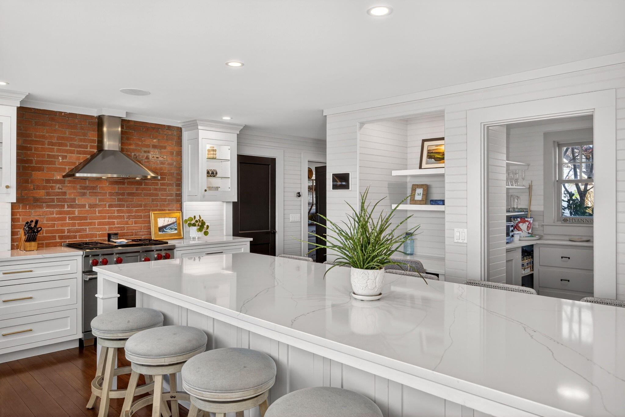 11 Maywood Avenue