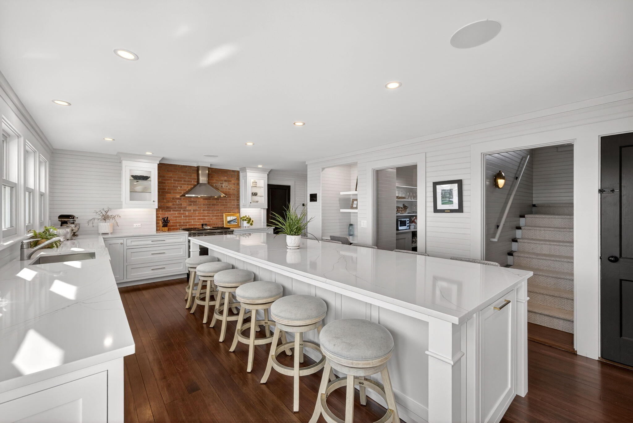 11 Maywood Avenue
