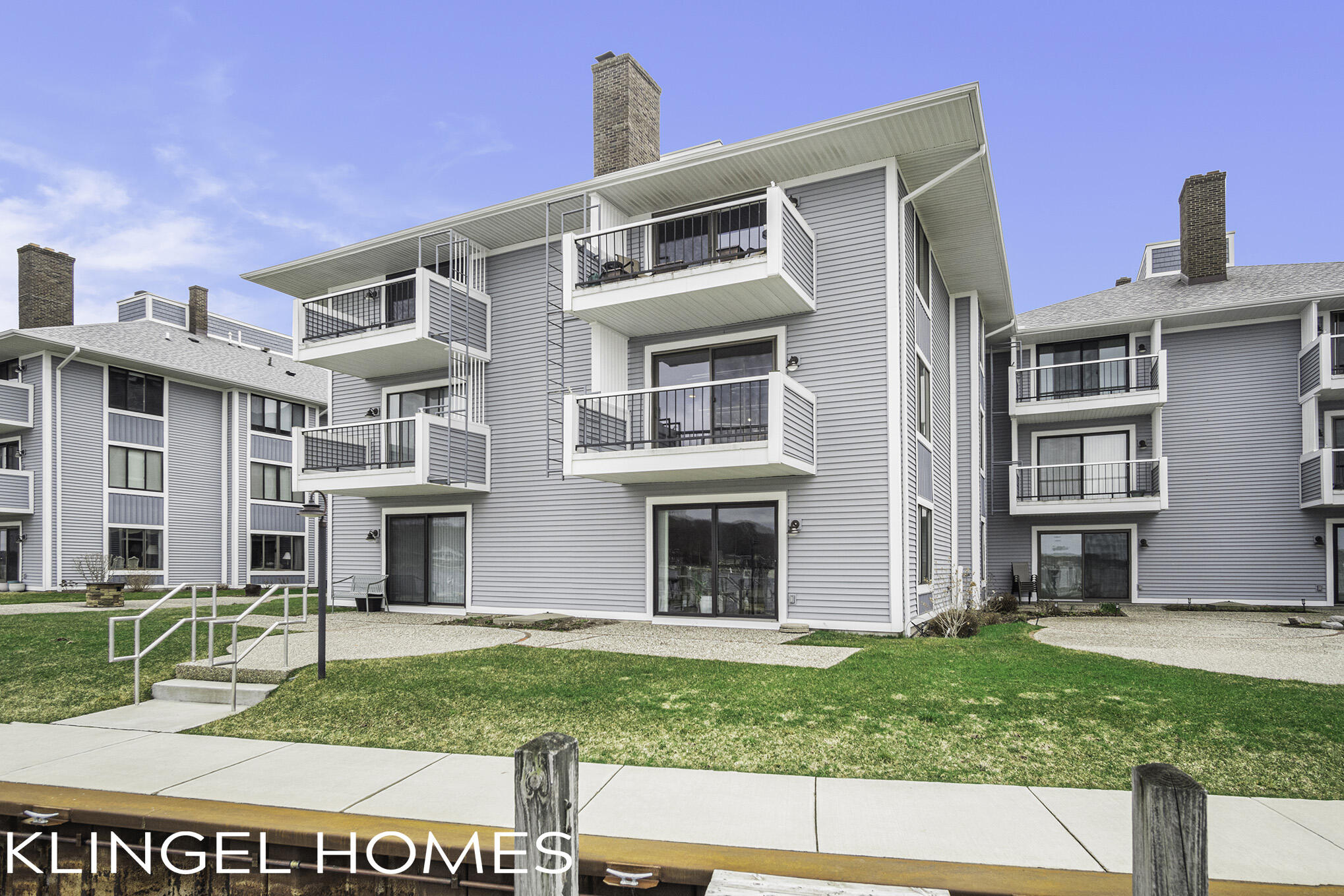 400 Lakeview Court, 19 C