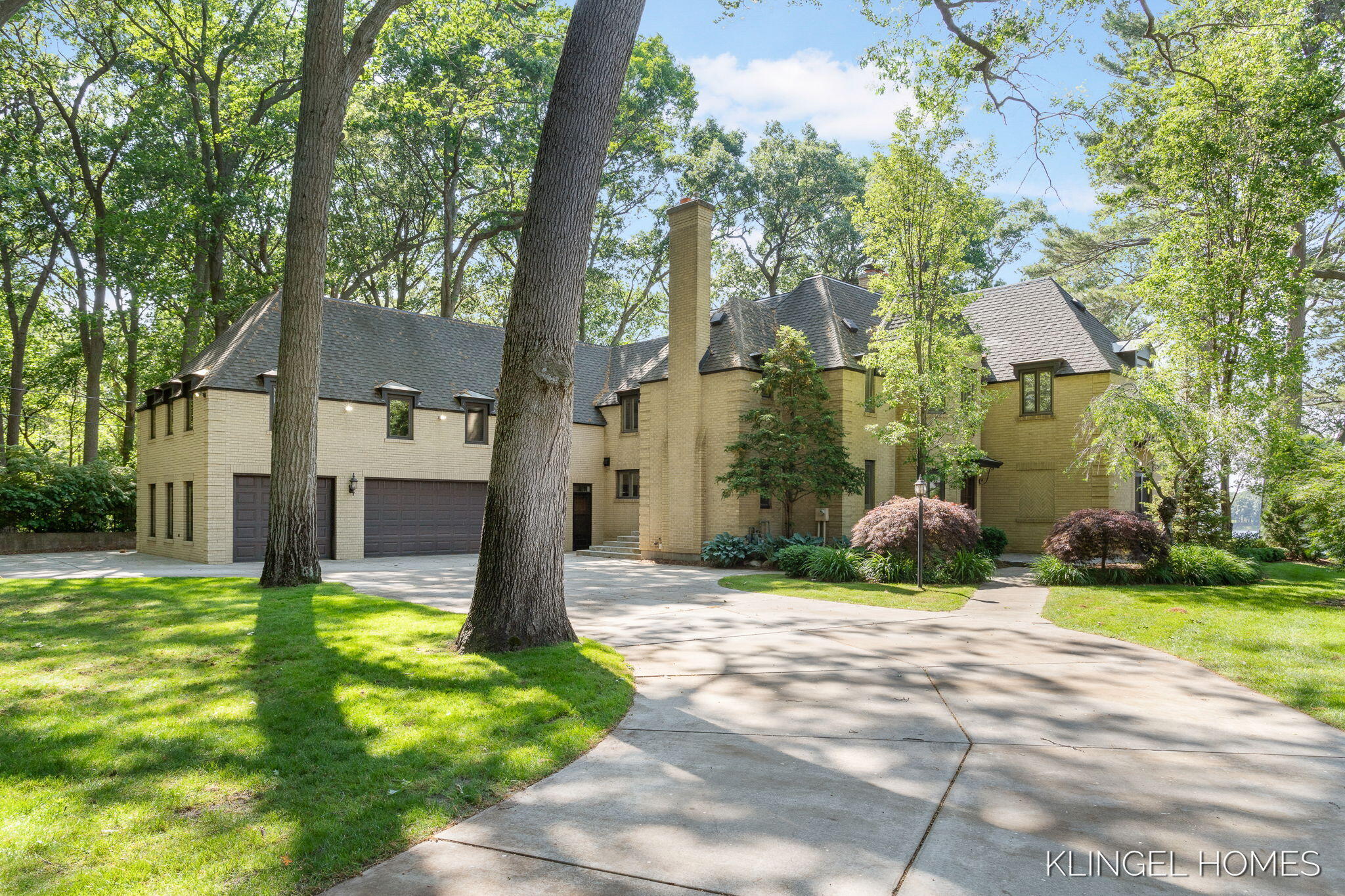 766 Oakmere Place