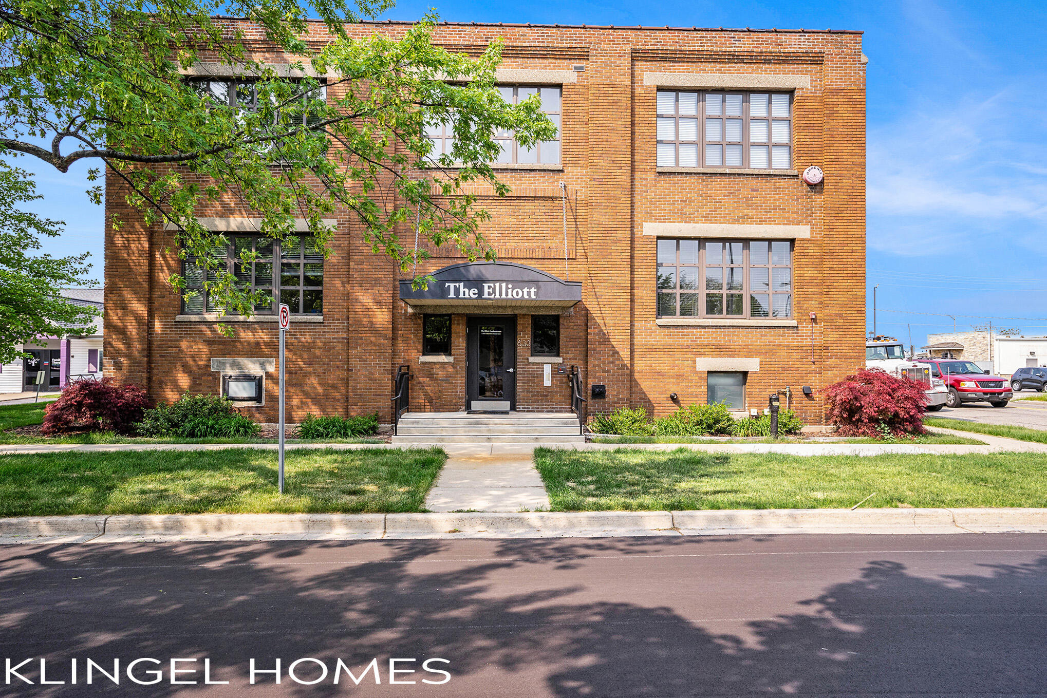 633 Elliott Avenue, 6