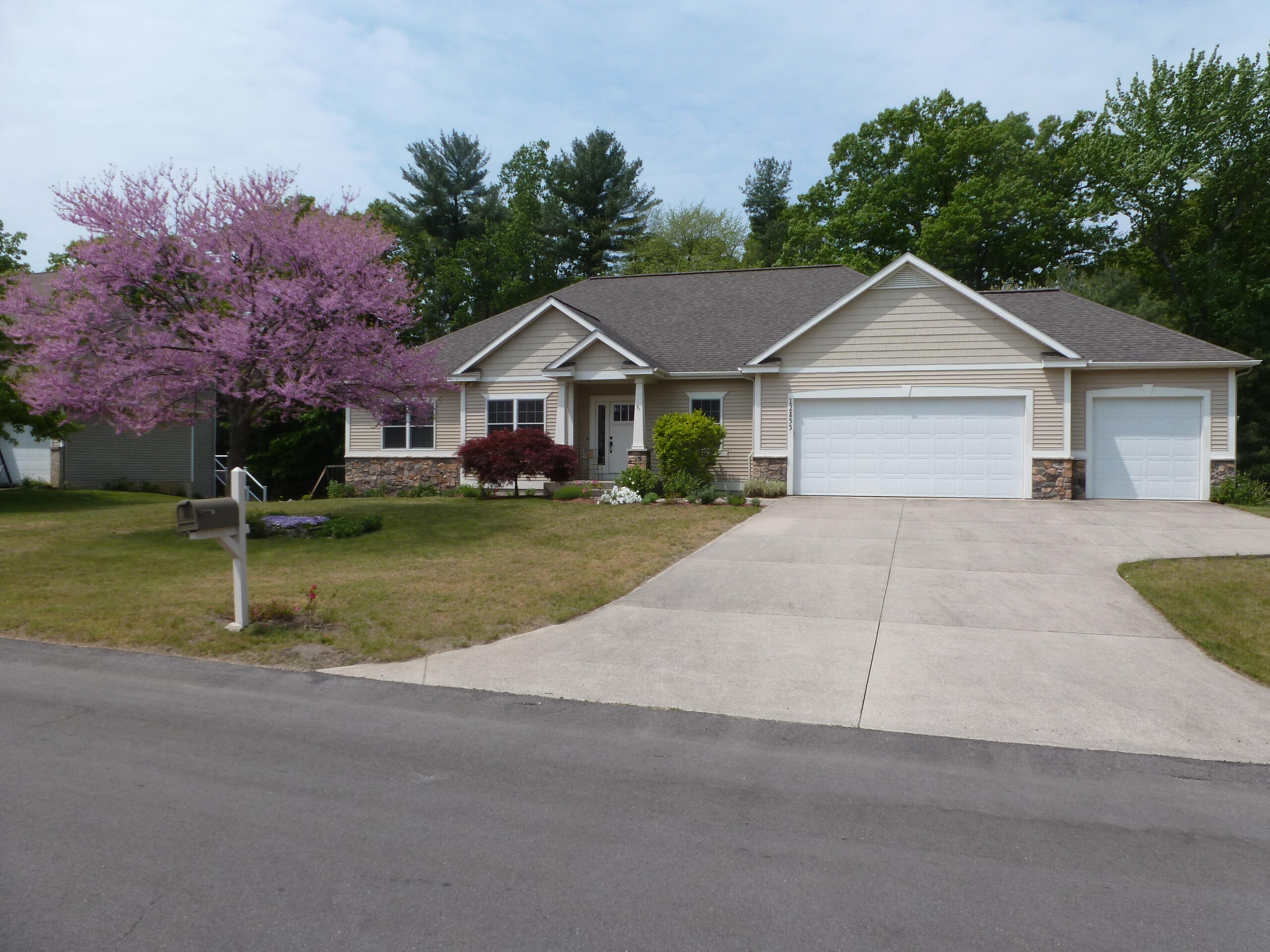 12855 Summerset Drive