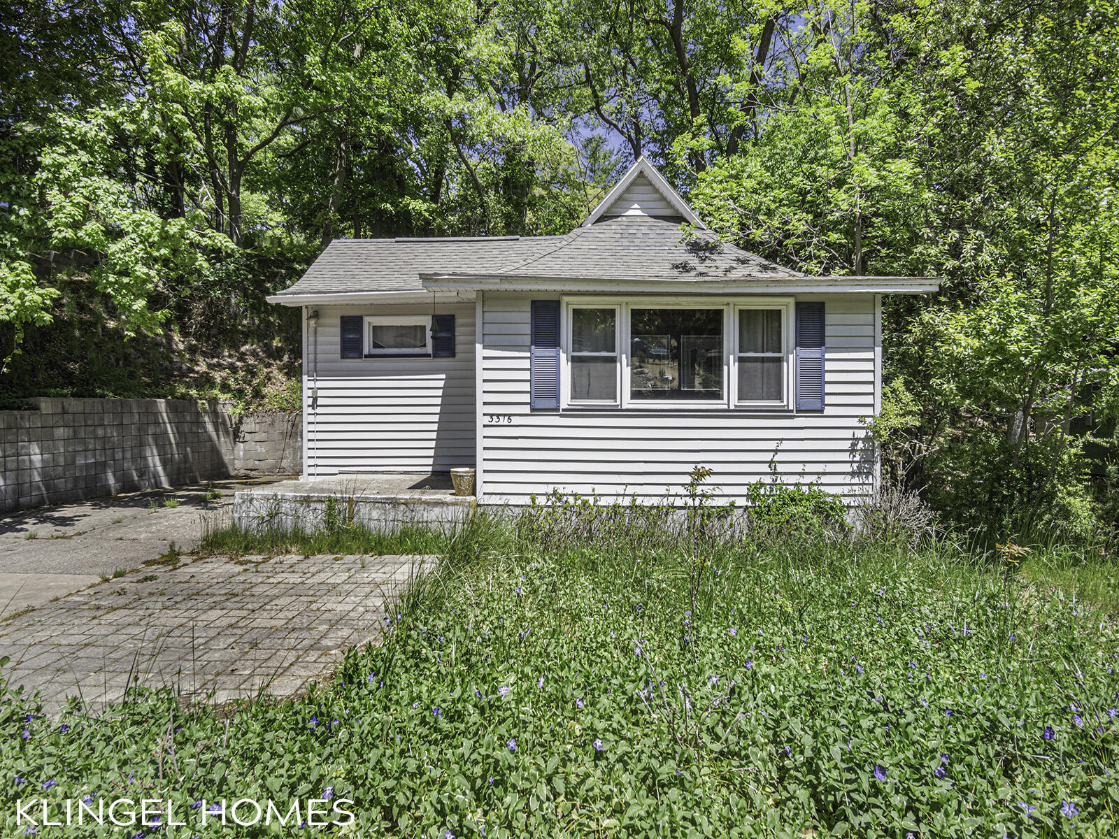 3316 Lakeshore Drive
