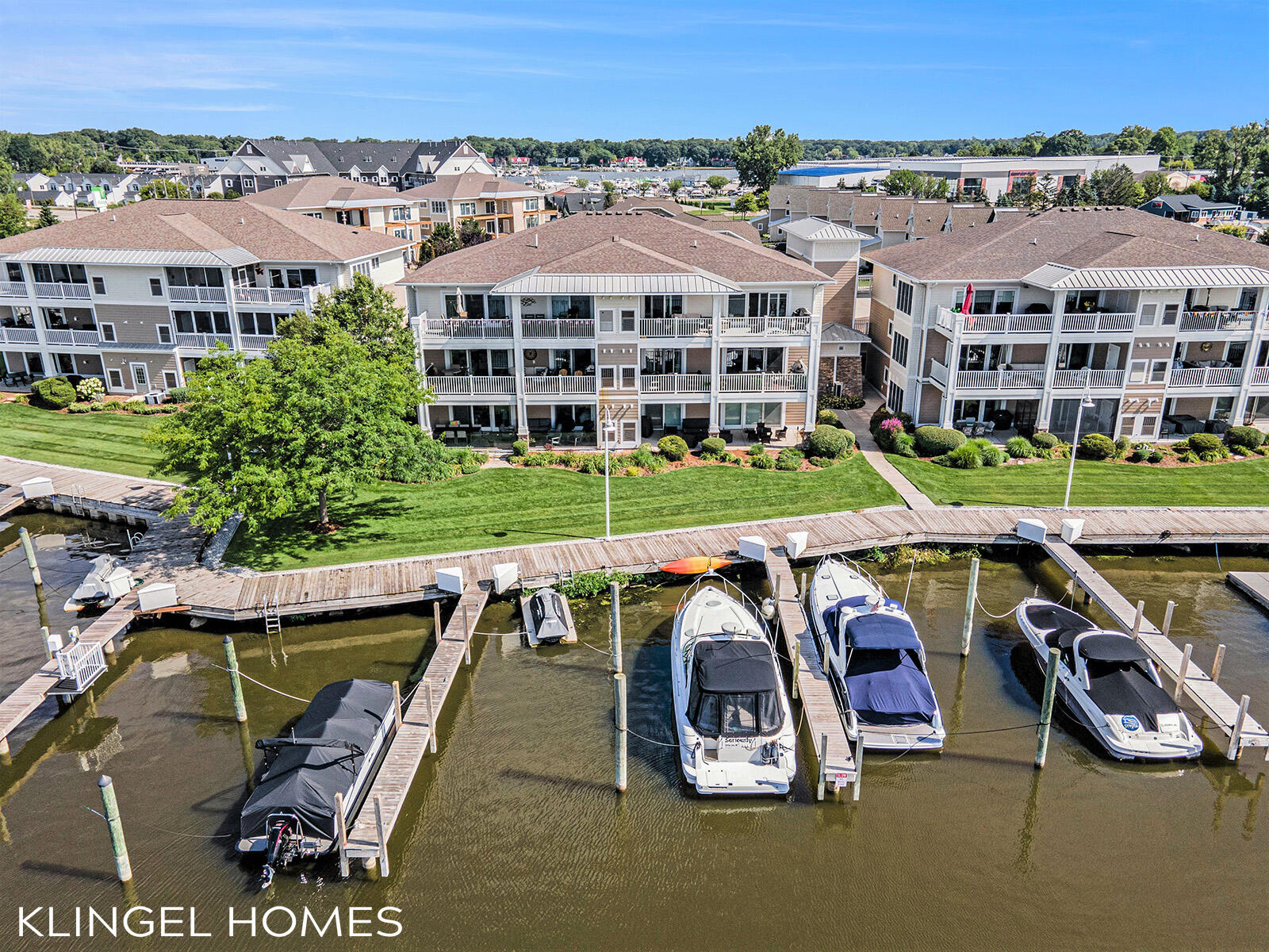 930 W Savidge Street, 28