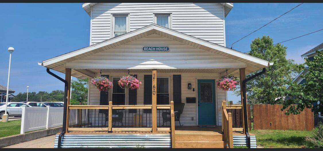 2160 Lakeshore Drive