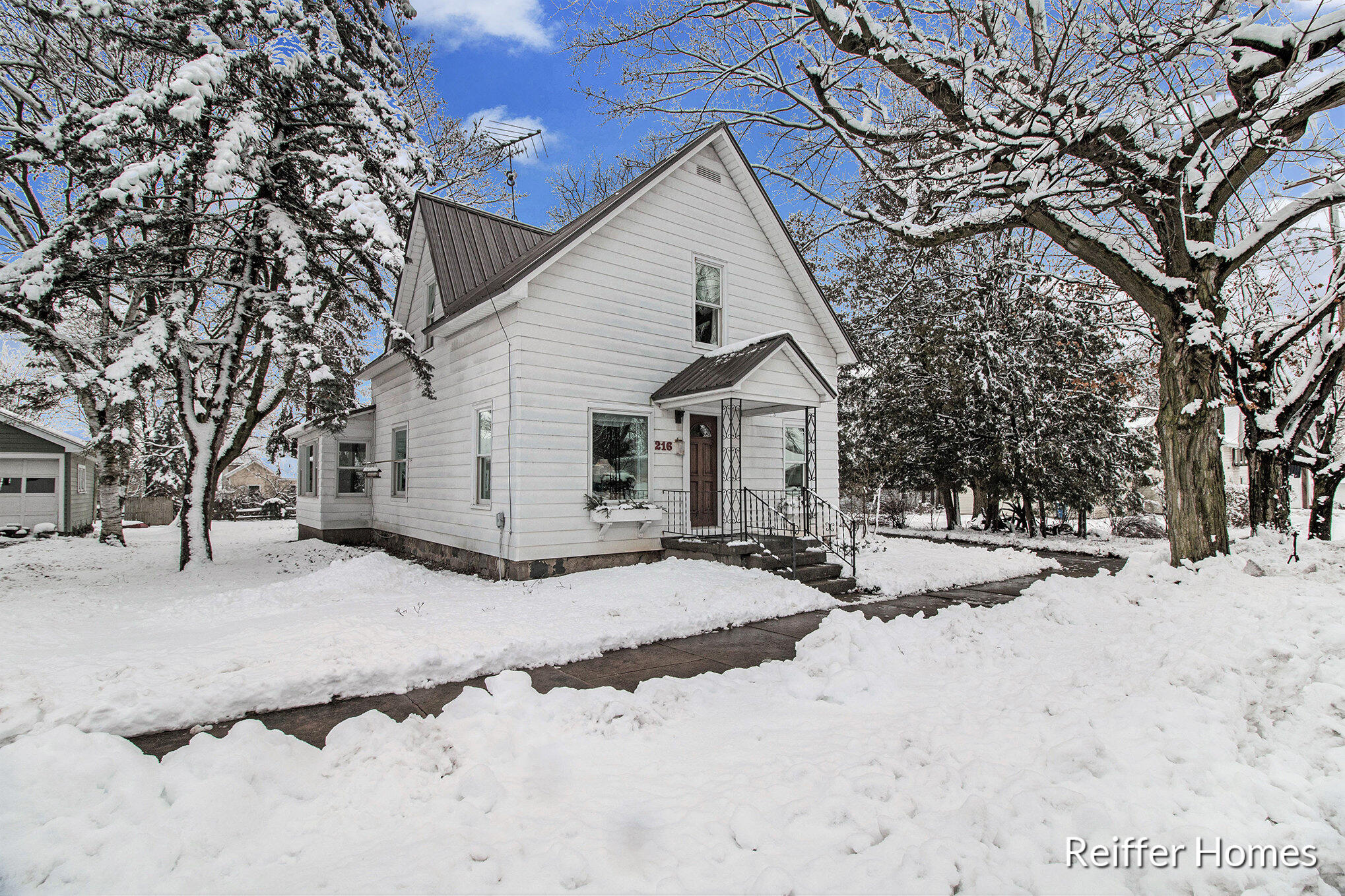 216 E Cherry Street