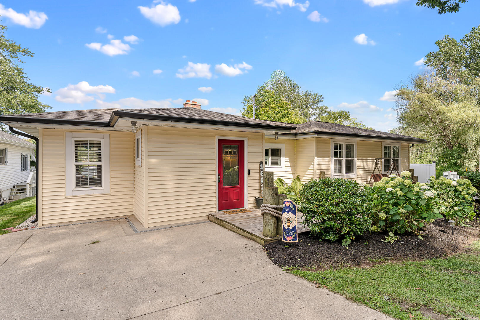 16929 Royal Lane