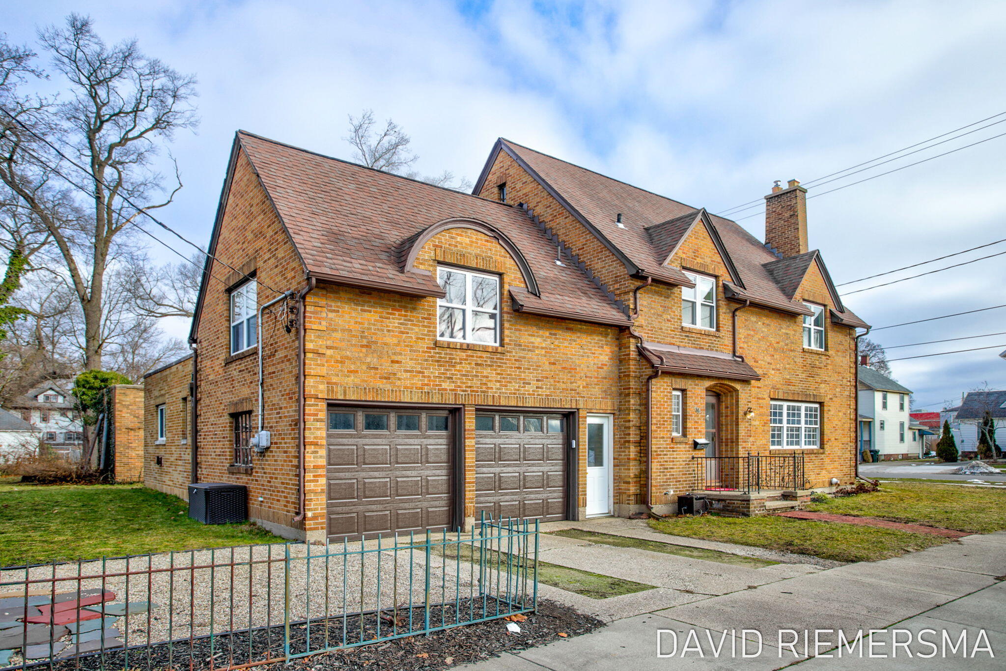 64 W Larch Avenue
