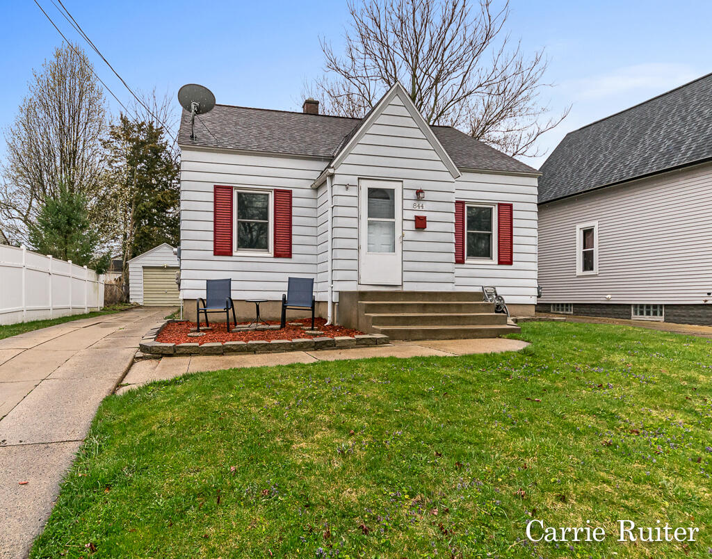 844 Spencer Street NE